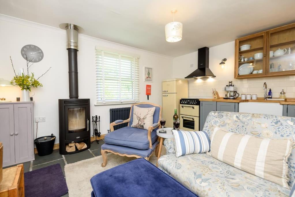 Bijou Coastal Apartment In Polperro With Hot Tub Onsite Parking Downhill Walk To Village Εξωτερικό φωτογραφία