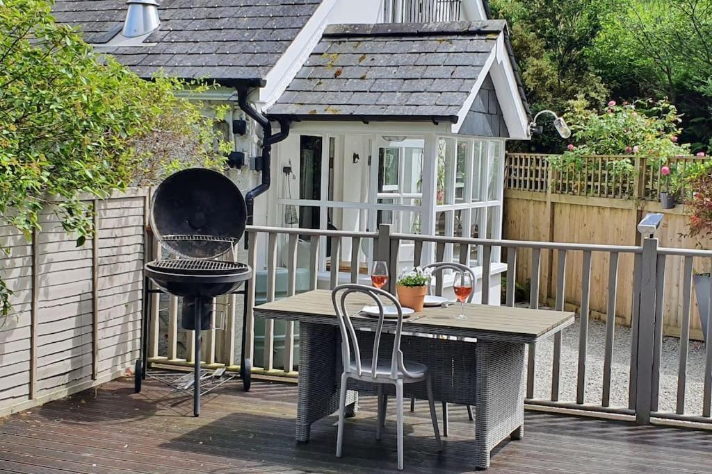 Bijou Coastal Apartment In Polperro With Hot Tub Onsite Parking Downhill Walk To Village Εξωτερικό φωτογραφία
