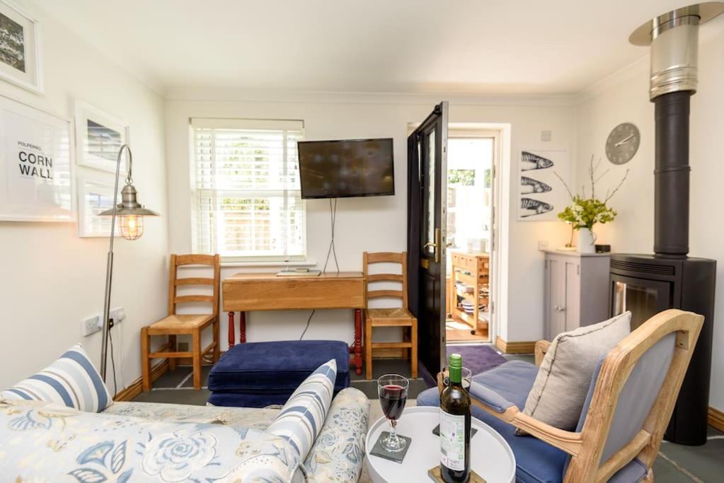 Bijou Coastal Apartment In Polperro With Hot Tub Onsite Parking Downhill Walk To Village Εξωτερικό φωτογραφία