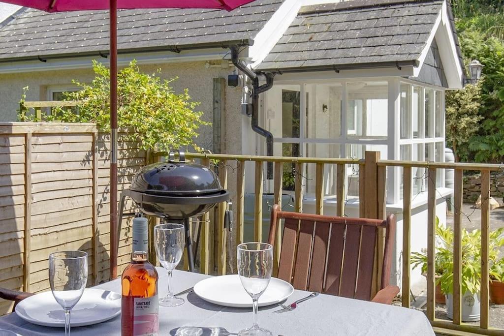 Bijou Coastal Apartment In Polperro With Hot Tub Onsite Parking Downhill Walk To Village Εξωτερικό φωτογραφία