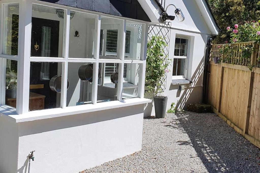 Bijou Coastal Apartment In Polperro With Hot Tub Onsite Parking Downhill Walk To Village Εξωτερικό φωτογραφία