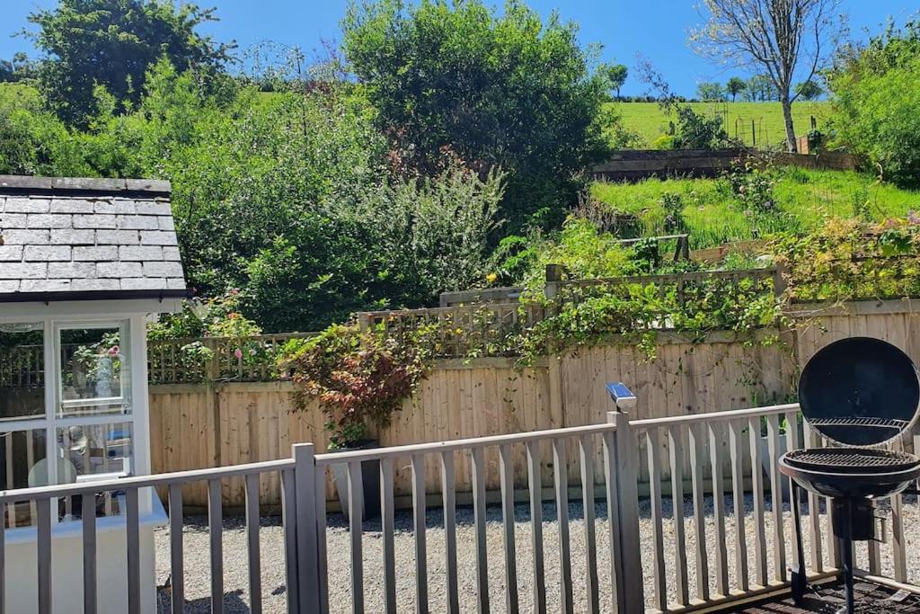 Bijou Coastal Apartment In Polperro With Hot Tub Onsite Parking Downhill Walk To Village Εξωτερικό φωτογραφία